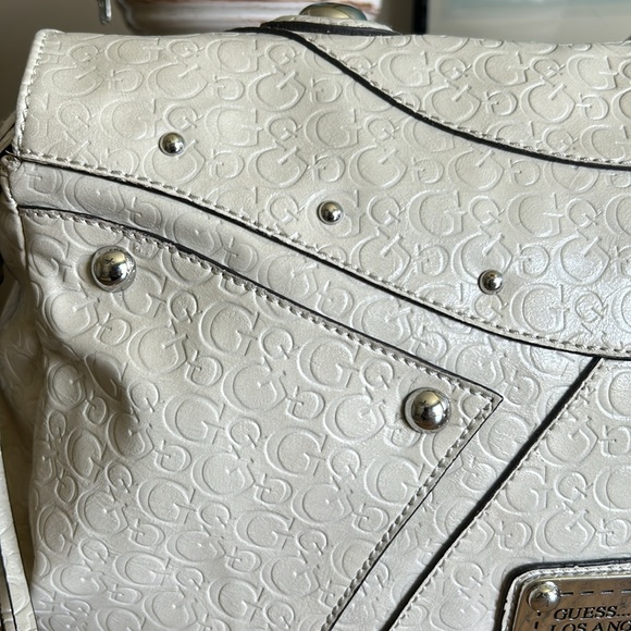 Large GUESS Bag - Picture 4 of 15